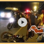 Choque de moto y taxi en la entrada de Gaira el conductor de la moto resultó herido.